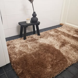 Natty ruskea kylpyhuonematto leveys 200cm